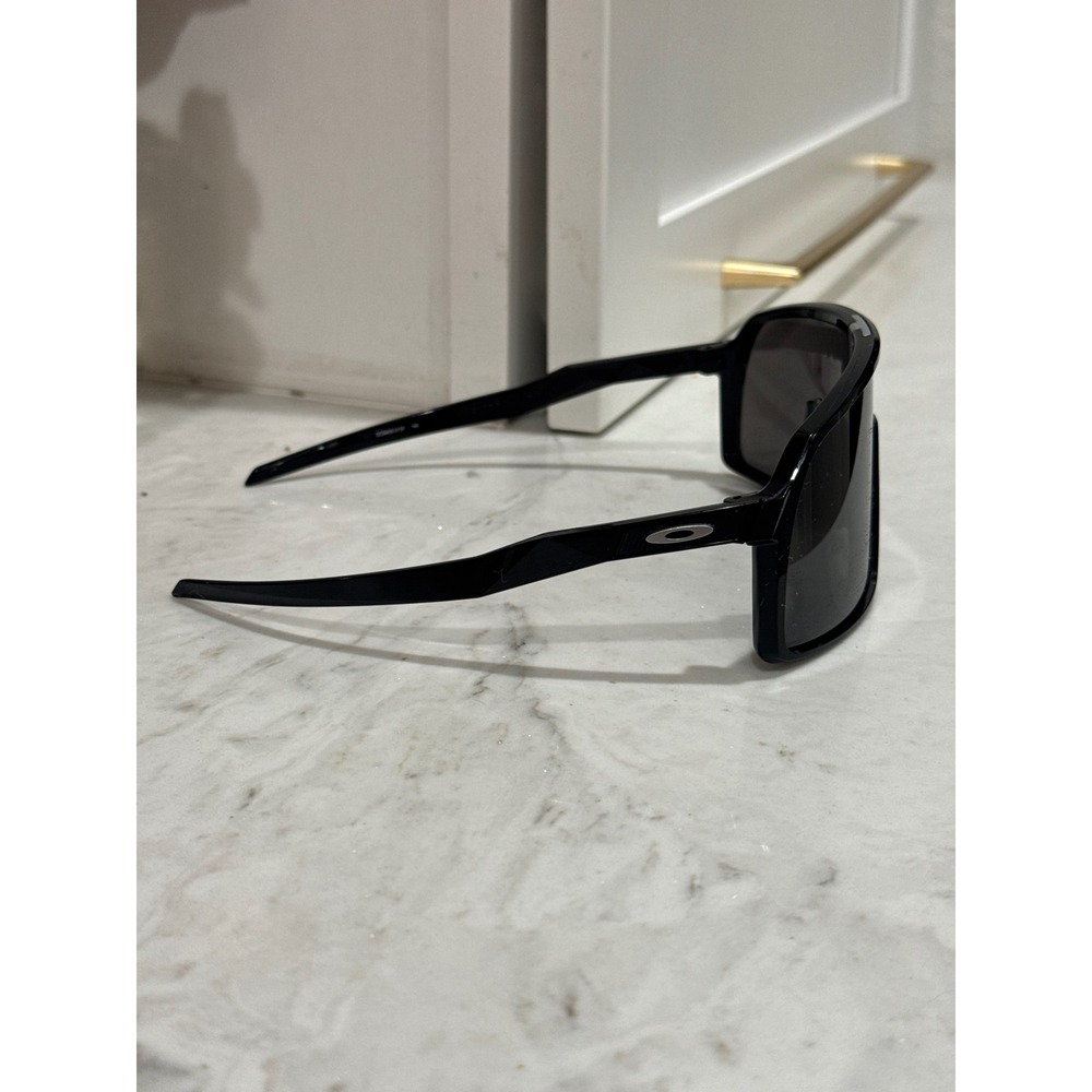 Oakley Sutro Sunglasses Unisex Black Prizm Shield OO9406-0137 Sport Style Run - Picture 3 of 9